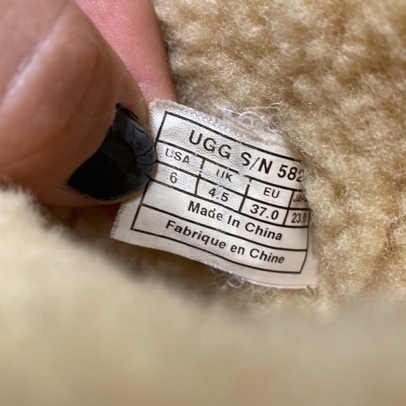 Ugg Eva boots classic tan slip on sheepskin warm soft 6 size classic - Picture 3 of 4